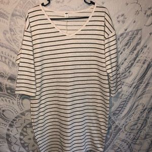 White striped sweater dress // size M 🌤